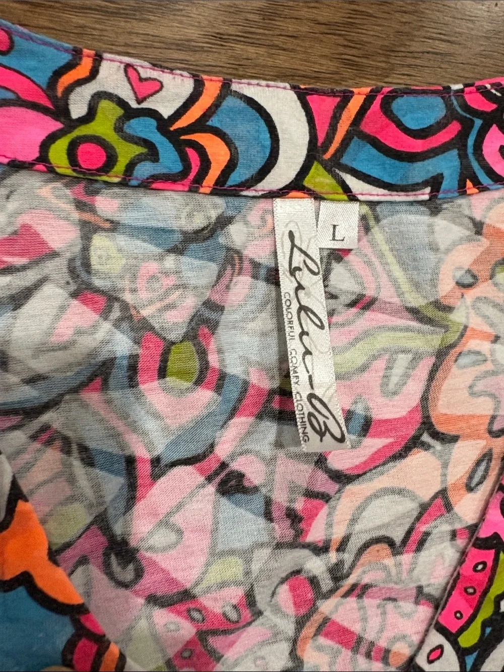Lulu b v neck top. Large. Bright colors. Faux wrap 3/4 sleeves - Picture 2 of 9